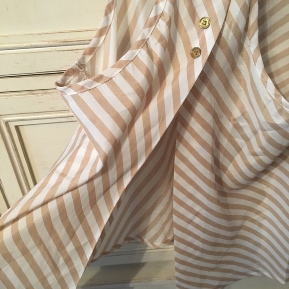 Top - Picture 3 of 4